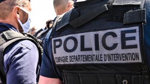 Seine-Saint-Denis : des photos personnelles de plusieurs policiers découvertes dans un hall d'immeuble