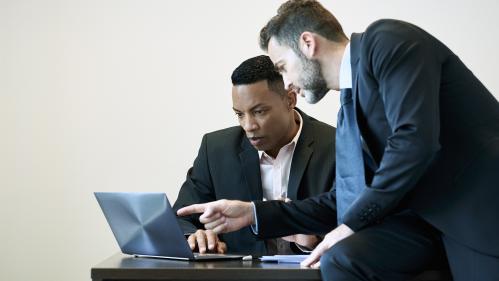 Des centaines de milliers de jeunes bientôt suivis par des mentors en France