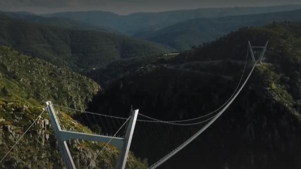 Portugal : le pont pédestre suspendu le plus long du monde a été inauguré