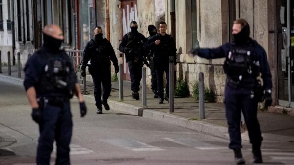 DIRECT. Policier tué à Avignon : une femme soupçonnée d'être la cliente du dealer recherché placée en garde à vue