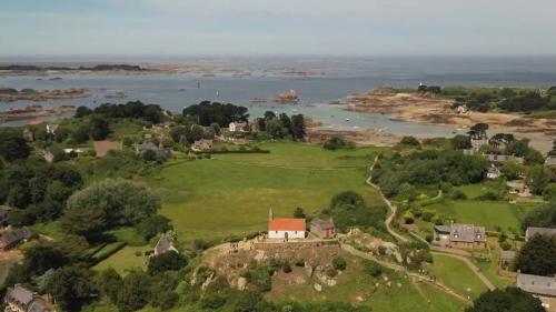 Bréhat : l'île aux fleurs et sans voitures