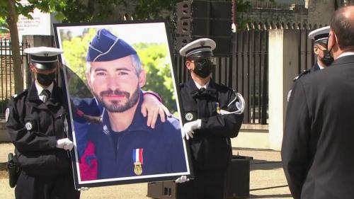 Policier tué à Avignon : un hommage national a été rendu à Éric Masson