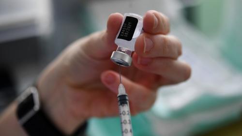 Désinformation : des influenceurs contactés pour dénigrer le vaccin Pfizer