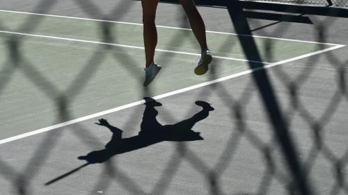 Dans l'anonymat du tennis professionnel : quand les coups de raquette coûtent plus qu'ils ne rapportent