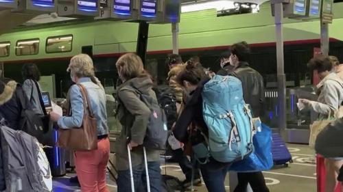 Week-end de la Pentecôte : les Français se ruent dans les trains pour partir en vacances