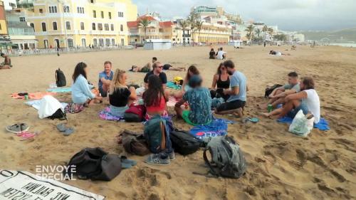 VIDEO. Des jeunes Français qui télétravaillent les pieds dans l'eau aux Canaries