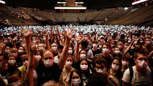 Concert test d'Indochine : une ambiance électrique à l'AccorHotels Arena