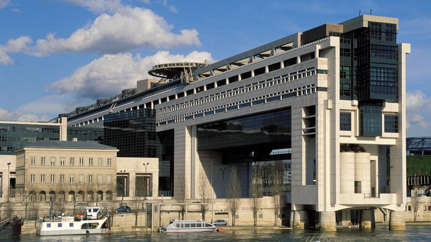 Apres La Mort D Olive Mascotte De Bercy Bientot Un Nouveau Chat Au Ministere De L Economie