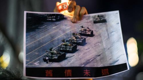 La photo du manifestant devant les chars de Tiananmen disparaît de Bing, Microsoft évoque 