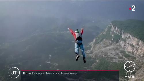 Sport : en Italie, le mont Brento, spot mondial de basejump