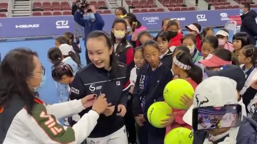 Chine : après des jours de silence, Peng Shuai refait surface