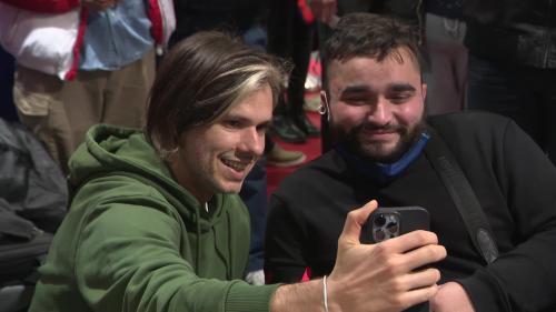 OrelSan s'offre un bain de foule chez lui à Caen pour dédicacer son album 