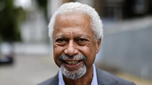 Le tanzanien Abdulrazak Gurnah reçoit son prestigieux prix Nobel de littérature à Londres