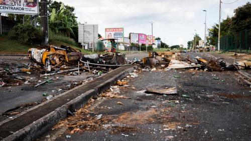 Guadeloupe : sept interpellations après de nouveaux incidents