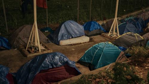 Une enquête ouverte après une agression contre des migrants sur un campement parisien