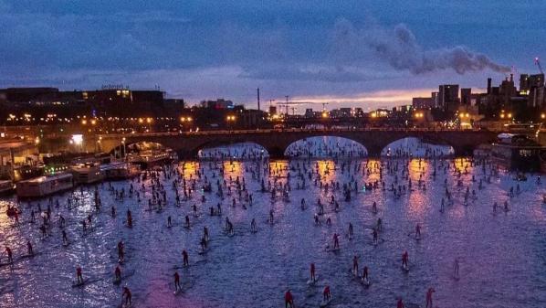 Photo hebdo : la Seine privatisée, le diable brûlé... L'actualité en photo