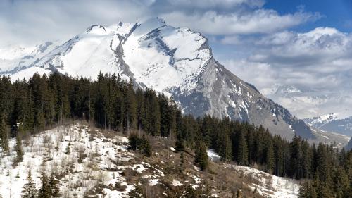 À La Clusaz, une opposition inédite contre une retenue d'eau pour les canons à neige : 