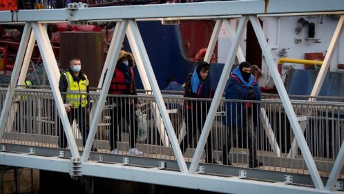 Des migrants retenus au Royaume-Uni dans de 