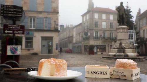 Haute-Marne : les dessous de fabrication du fromage de Langres