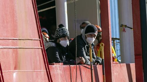 Méditerranée : deux navires ayant secouru près de 330 migrants autorisés à débarquer en Sicile