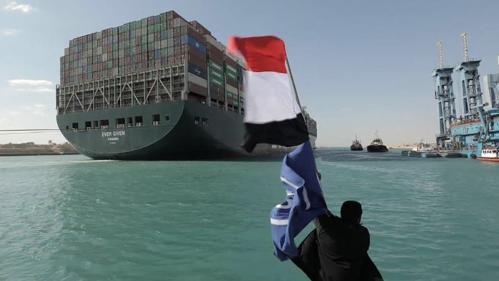 Canal de Suez : trafic maritime et recettes fiscales records en 2021