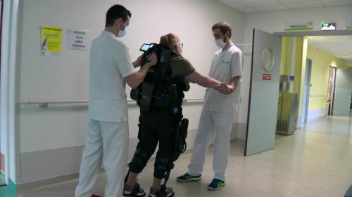 En Haute-Saône, un exosquelette aide les personnes handicapées à remarcher