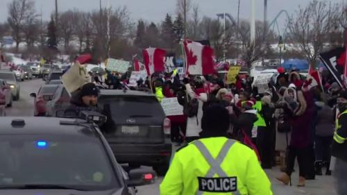 Canada : une vague de manifestants antivax bloque la capitale