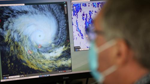 Cyclone Batsirai : 12 blessés légers, annonce le préfet qui appelle les habitants à rester chez eux