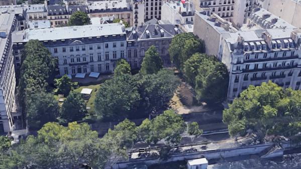 Paris : un incendie ravage un hôtel particulier en bord de Seine sans faire de victimes