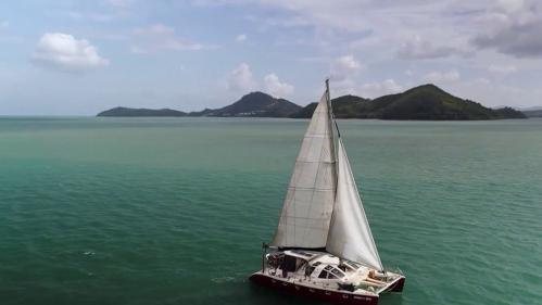 Environnement : un ingénieur sillonne les mers en catamaran pour dénicher les technologies vertes