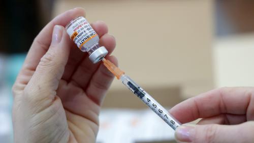 Pass vaccinal : à partir d'aujourd'hui, le délai pour effectuer sa dose de rappel contre le Covid-19 est réduit à quatre mois