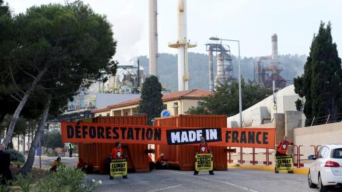 Greenpeace accuse Total de dissimuler l'impact climatique de sa raffinerie dans les Bouches-du-Rhône