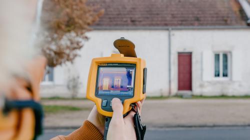 REPORTAGE. Logement : à la recherche de la chaleur perdue (avec une caméra thermique)