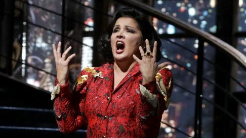 Guerre en Ukraine : sous la pression, la grande soprano russe Anna Netrebko suspend ses concerts