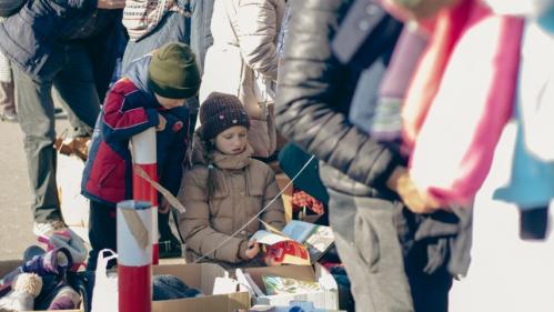 À Varsovie, l'accueil des réfugiés ukrainiens s'organise : 