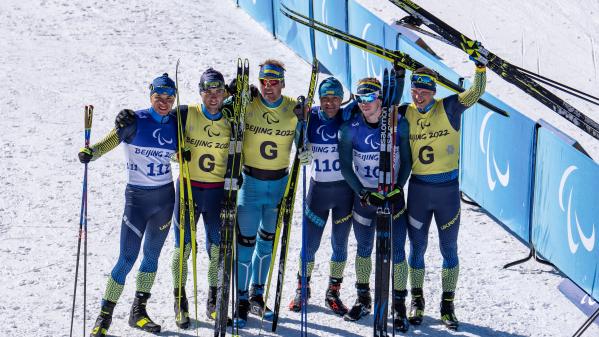 Paralympiques 2022 : les athlètes ukrainiens décrochent sept médailles dès la première journée, dont un triplé sur le sprint masculin