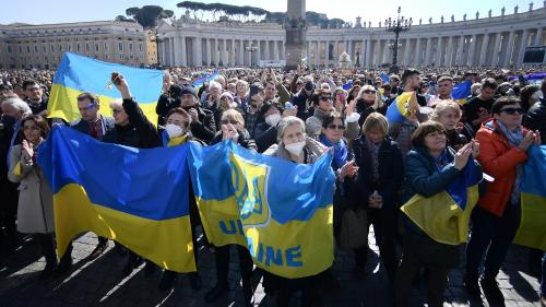 Guerre en Ukraine : le pape déplore 