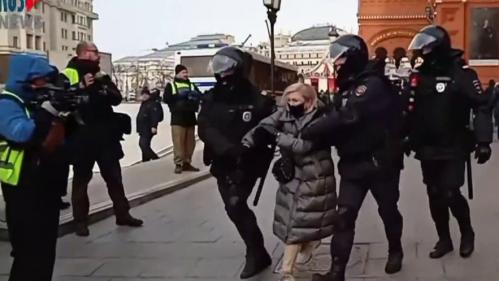 Guerre en Ukraine : forte répression à Moscou lors des manifestations anti-guerre