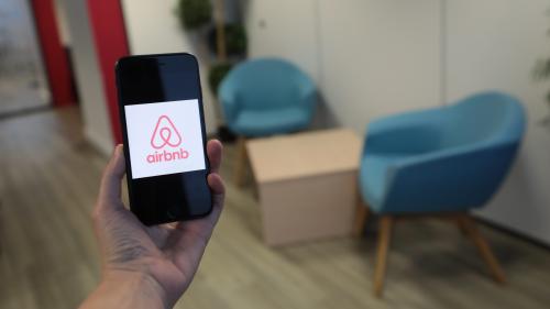 Guerre en Ukraine : des Français réservent des logements sur Airbnb pour aider financièrement la population confrontée aux combats