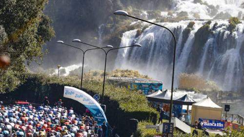 DIRECT. Tirreno-Adriatico : Tadej Pogacar étrenne sa nouvelle tenue de leader, un final explosif attendu... Suivez la 5e étape