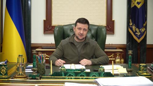 Guerre en Ukraine : la stratégie bien rodée de Volodymyr Zelensky devant les Parlements occidentaux