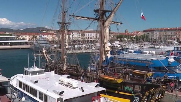 Var : à Saint-Raphaël, le franc succès d'un vieux gréement et ses pirates