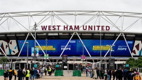 REPORTAGE. West Ham-Lyon : d'Upton Park au stade olympique de Londres, les fans de West Ham déracinés