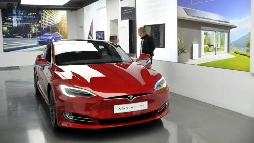 Peugeot et Tesla rappellent des véhicules pour un risque d'accident