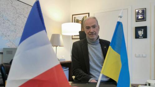 L'ambassade de France est de retour à Kiev mais continue 