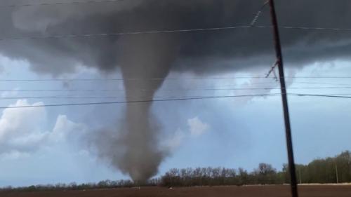 VIDEO. États-Unis : une violente tornade dévaste une partie du Kansas