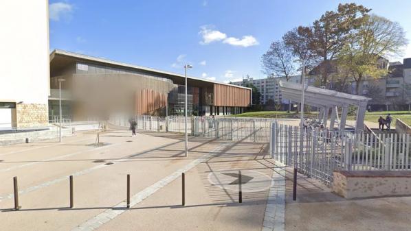 Le Mans : un élève se suicide en se jetant du 3e étage de son lycée