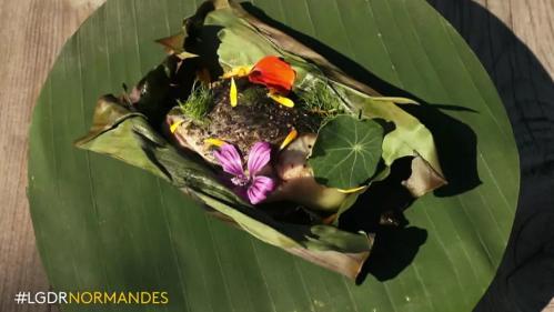 Recette. Au Havre, le chef David Gallienne cuisine des papillotes de mulet au barbecue