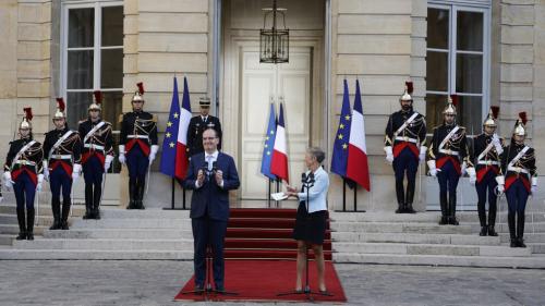 VIDEO. Remaniement : revivez la passation de pouvoirs entre Jean Castex et Elisabeth Borne