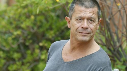 Emmanuel Carrère va publier ses chroniques judiciaires sur le procès des attentats du 13 novembre